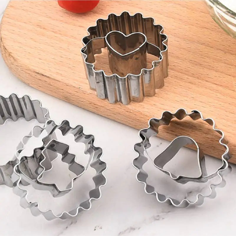 9-Piece Christmas Stainless Steel Cookie Cutter Set 🎄